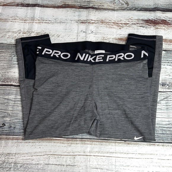 Nike Women’s Pro Grey/Black With Nike Waist Band Dri-Fit Training Tights Size 1X - Picture 3 of 9